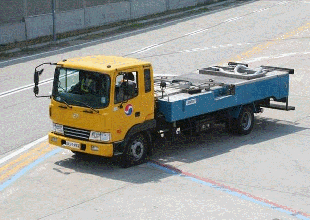 LAVATORY TRUCK